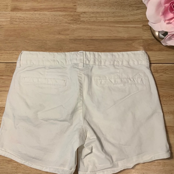 Mid-rise American Eagle Shorts - Picture 2 of 4